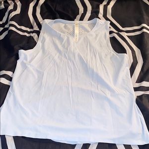 Lululemon shirt size 4